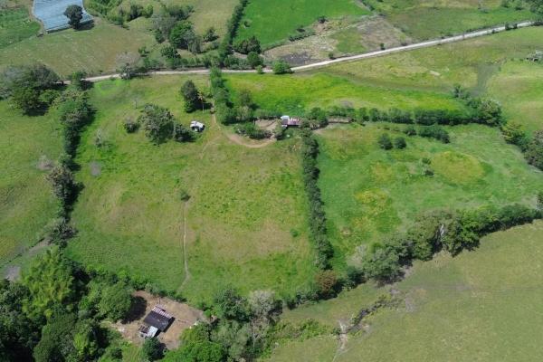 Amplia propiedad de 146.652 ha con fuentes de agua