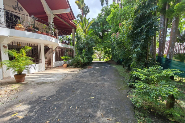 Sale of house in albrook