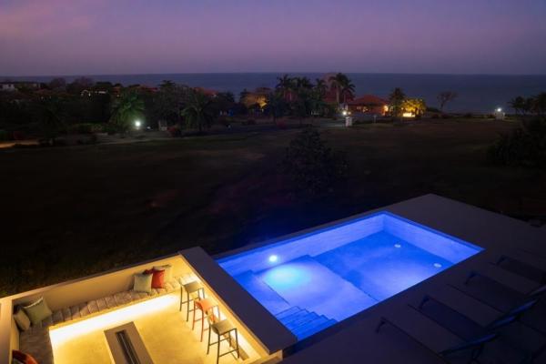 Casa moderna con vista al mar en andromeda estates pedasi