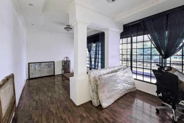 Commercial space for sale in edison plaza