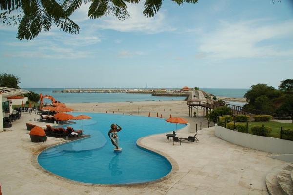 Beachfront apartment with ocean view, ph las olas