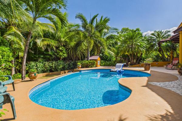 3 bdrm tropical estate hacienda pacifica