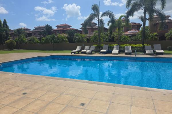 Vendo casa en exclusivo complejo el doral, costa sur