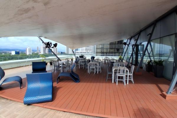 Office for sale or rent with terrace in cde