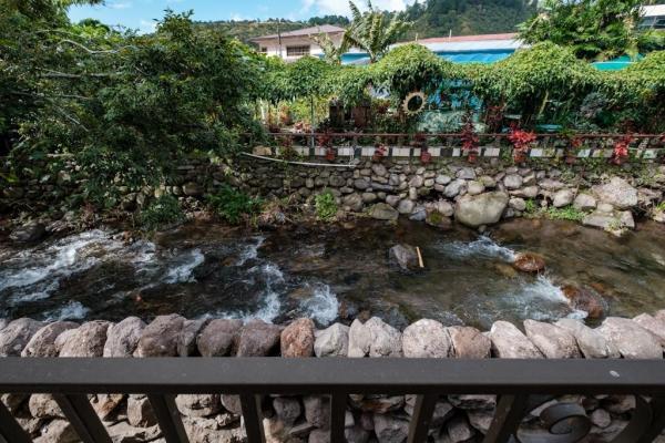 Fully furnished riverfront home downtown boquete