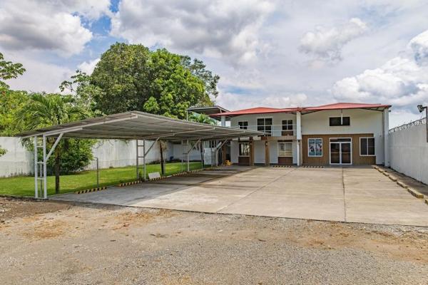 Mixed-use commercial property in san pablo viejo