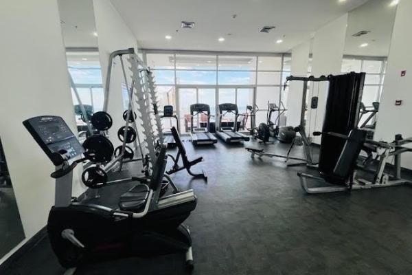 Se vende bonito apartamento frente a la bahia.