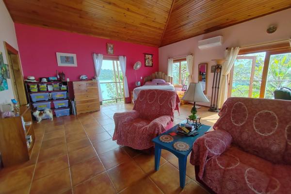 Private island gem, isla joya