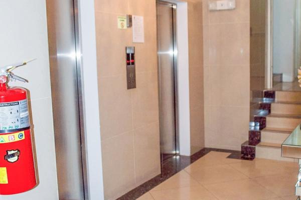 Venta apartamento en terrazas del rey con 2 estacionamientos y deposito