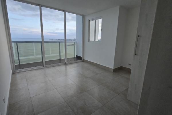 Sale of apartment in ocean waves nueva gorgona