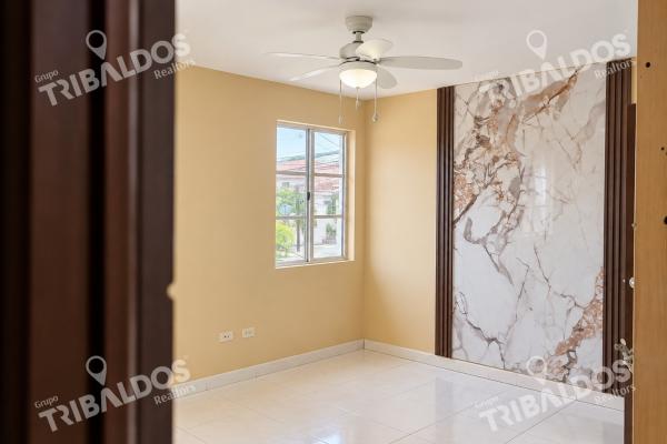 House for rent with pool in condado del rey
