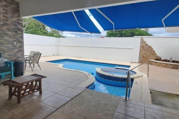 4 bedroom house with private pool and jacuzzi