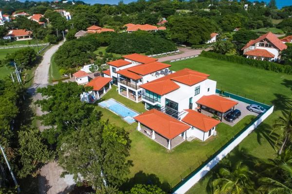 2 houses for sale in ph punta barco village.