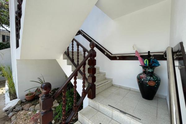 Venta de casa dos pisos con elevador en la loma (hato pintado)