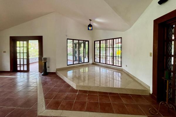 House in coronado, las acacias avenue