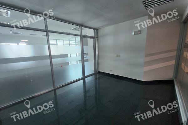 Venta o alquiler de oficina en ocean business plaza