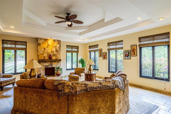 Luxurious estate residence in valle escondido