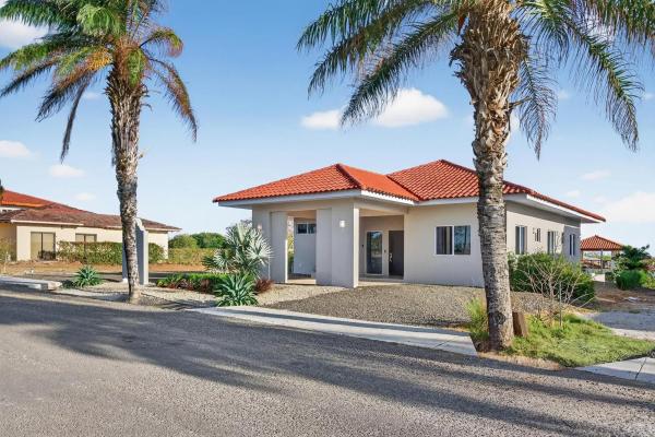 Casa moderna con vista al mar en andromeda estates pedasi