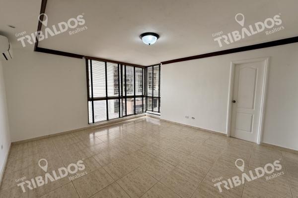 Venta de apartamento en tower one, marbella