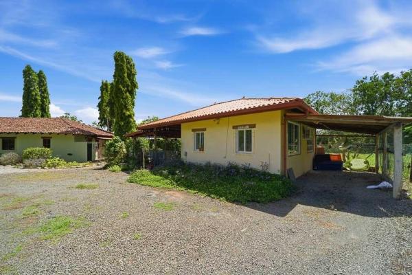 Custom country home with casita in pedasi
