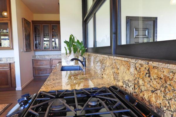 Country estate with multiple buildings in palmira