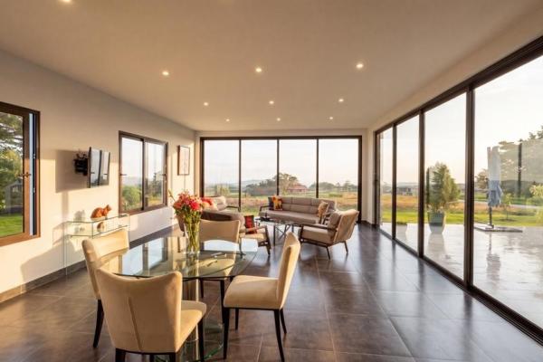 Casa de estilo contemporáneo en boquete country club, panamá.