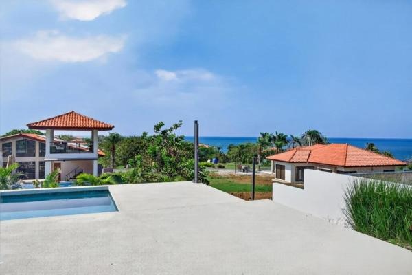 Casa moderna con vista al mar en andromeda estates pedasi