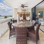 Apartamento de 4 habitaciones frente a la playa, recién renovado, coronado.