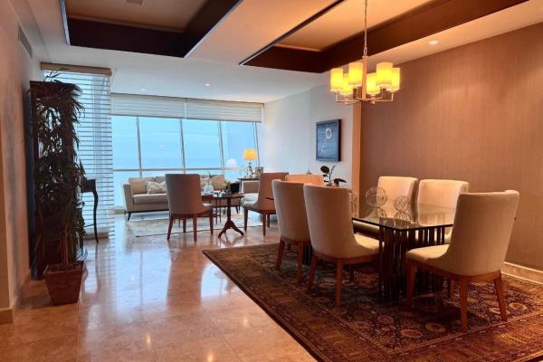 Penthouse 397m2 two floors full of light sea views