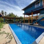 Casa con piscina y casa de invitados