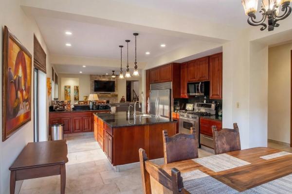 Luxurious estate residence in valle escondido