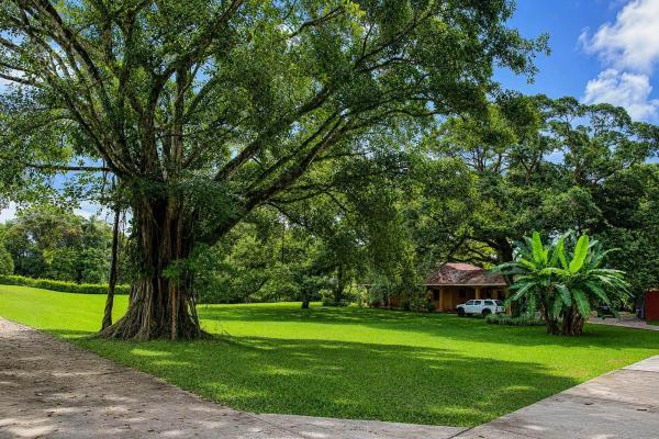 Private 7 hectare property with river near boquete