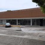 90sqm premises for rent in front of via españa