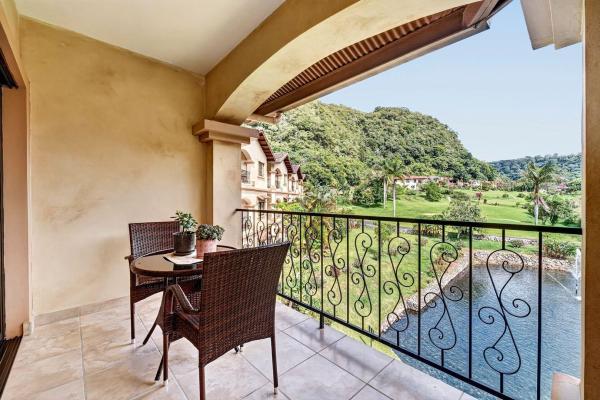 Condominio exclusivo en el tercer piso en valle escondido boquete