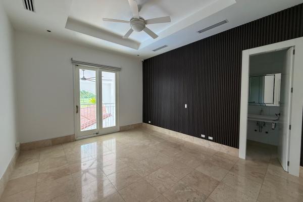 Venta de casa en fairway estates, santa maria