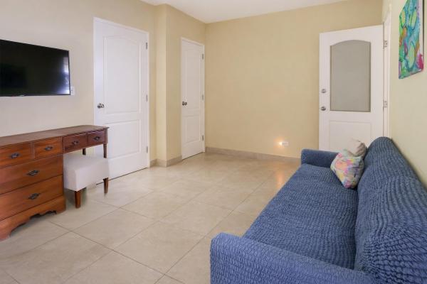 Apartamento frente al mar en venta , ph la ensenada farallón