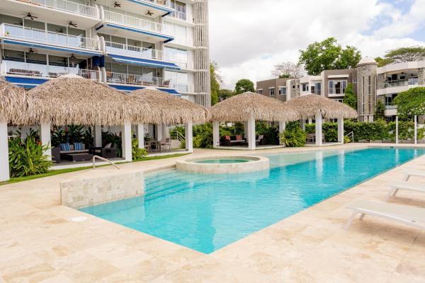 Apartamento de 4 habitaciones frente al mar en farallon