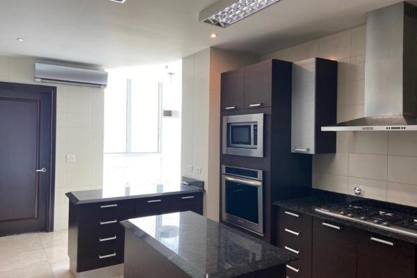 Furnished apartment vitri, 4 bedrooms, beachfront
