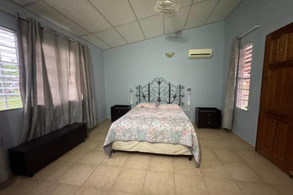 5-bedroom villa with pool in las lajas de chame