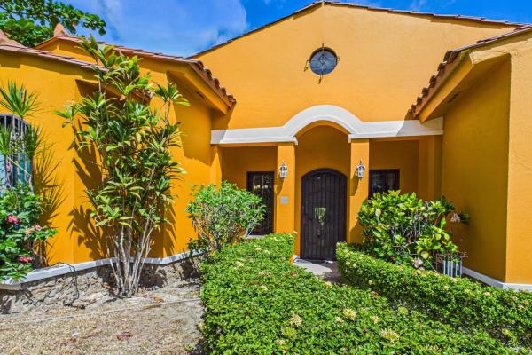 3 bdrm tropical estate hacienda pacifica