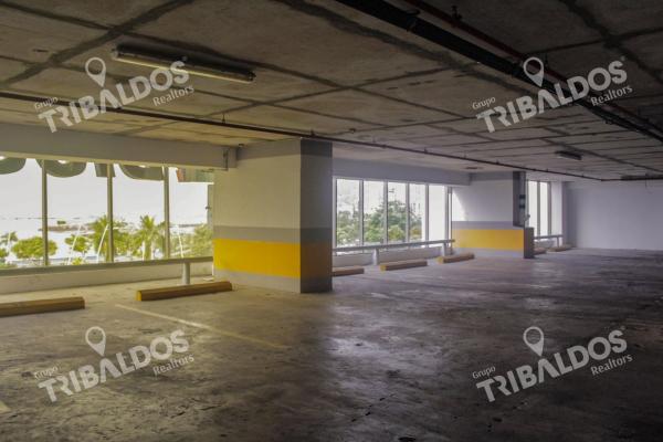 Alquiler oficina sin divisiones en torre bicsa, avenida balboa