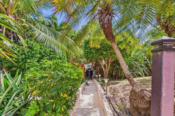 Casa tropical de 3 dormitorios hacienda pacifica