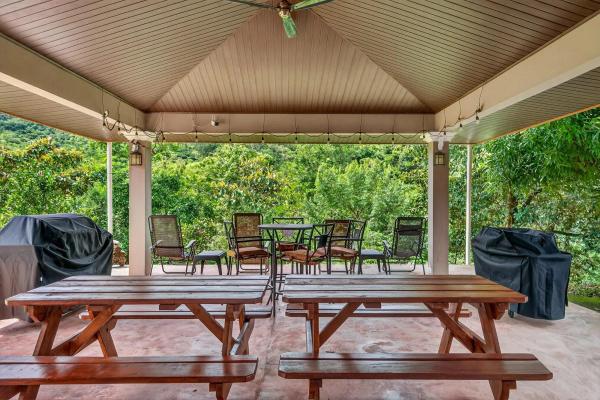 Ocean view villa with 6 apartments and pool