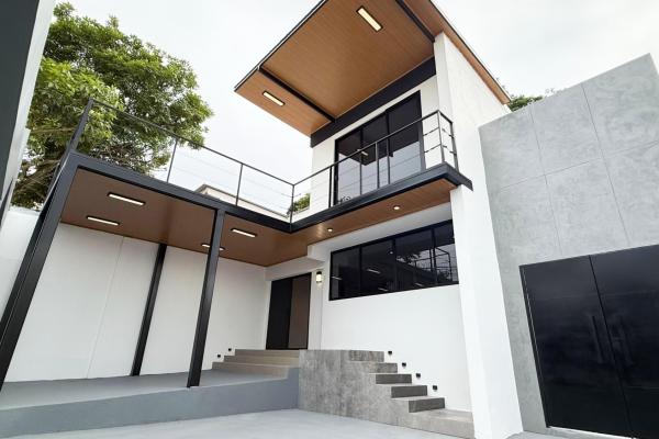 Beautiful modern industrial house in betania