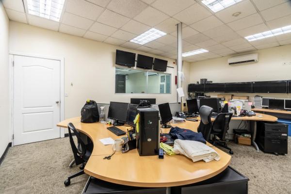 Venta de edificio para oficinas y call center en albrook fields