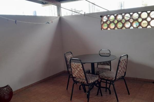 House for sale in el carmen, three levels