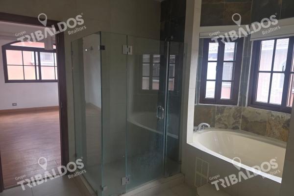 Sale of house in el doral