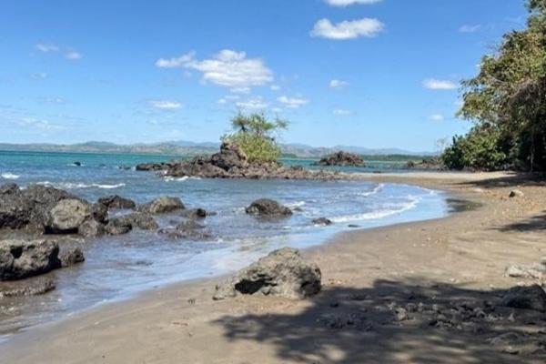 67-hectare oceanfront sanctuary in arena, veraguas