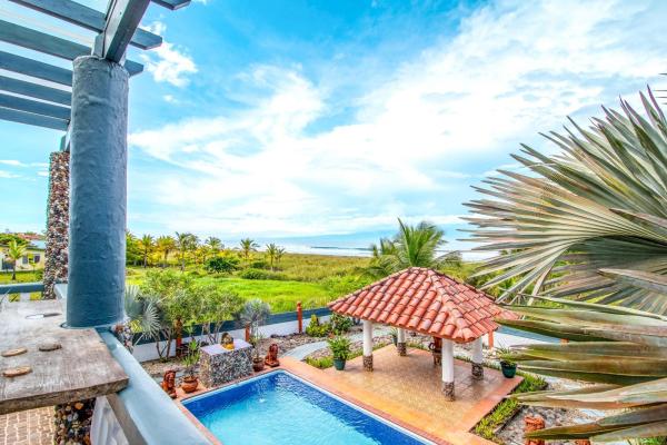 3 story beachfront house in la barqueta