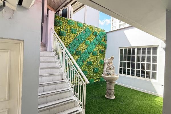 Sale of commercial space with land on ecuador avenue